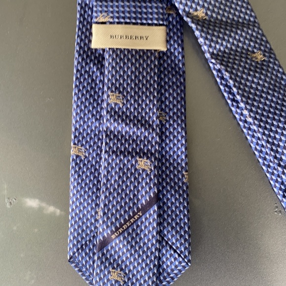 LONG CLASSIC BURBERRY 100% SILK MADE IN ITALY - Picture 2 of 3